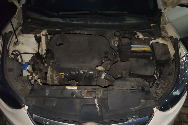 Used Hyundai Elantra (5th Generation / Langdong) 2015 1.6L Automatic Luxury Model Engine Bay