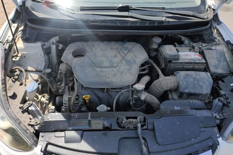 Used Hyundai Elantra (5th Generation / Langdong) 2015 1.6L Manual Fashion Edition Engine Bay