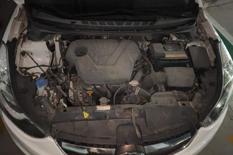 Used Hyundai Elantra (5th Generation / Langdong) 2015 1.6L Automatic Leading Model Engine Bay