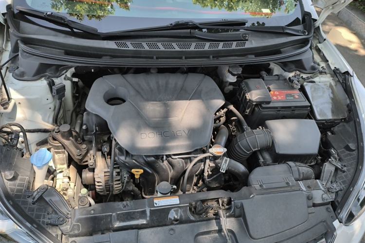 Used Hyundai Elantra (5th Generation / Langdong) 2015 1.6L Manual Leading Model Engine Bay