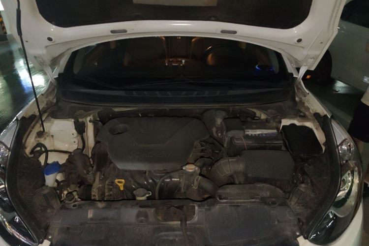 Used Hyundai Elantra (5th Generation / Langdong) 2015 1.6L Automatic Luxury Model Engine Bay