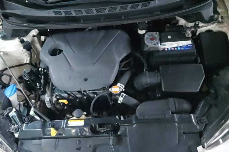 Used Hyundai Elantra (5th Generation / Langdong) 2015 1.6L Automatic Luxury Model Engine Bay