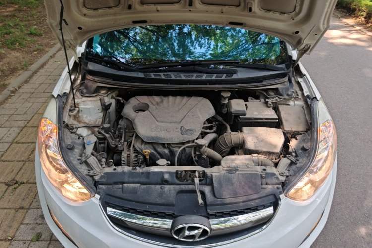 Used Hyundai Elantra (5th Generation / Langdong) 2015 1.6L Automatic Leading Model Engine Bay