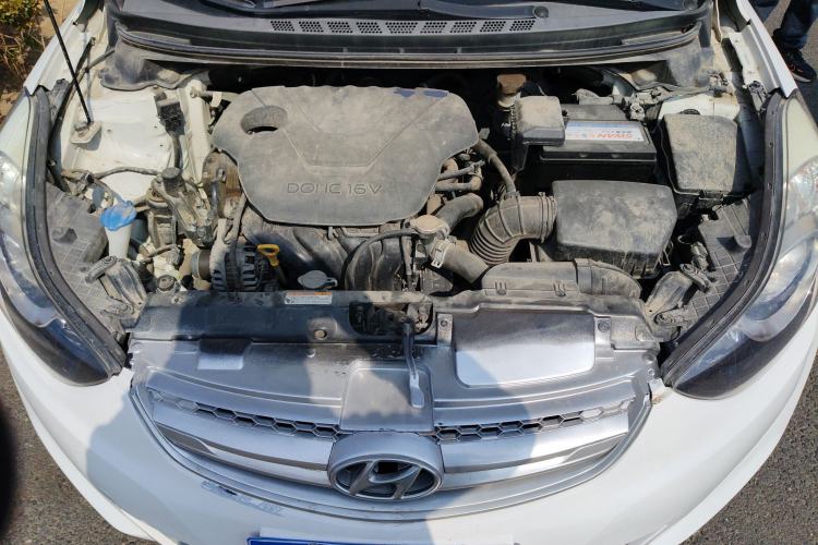 Used Hyundai Elantra (5th Generation / Langdong) 2015 1.6L Automatic Leading Model Engine Bay