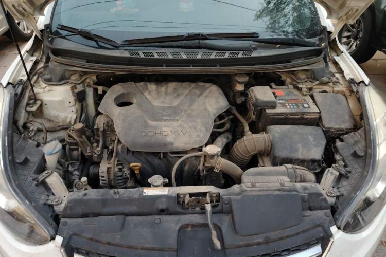 Used Hyundai Elantra (5th Generation / Langdong) 2015 1.6L Automatic Leading Model Engine Bay