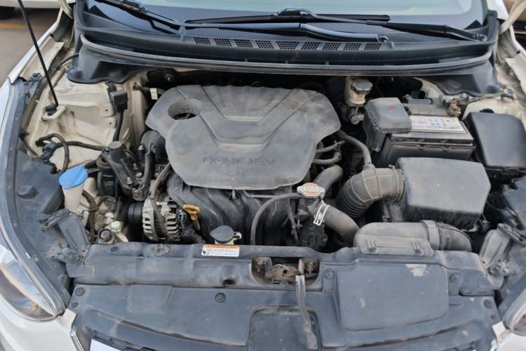 Used Hyundai Elantra (5th Generation / Langdong) 2015 1.6L Automatic Luxury Model Engine Bay