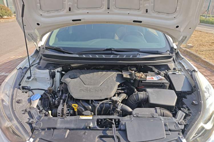 Used Hyundai Elantra (5th Generation / Langdong) 2015 1.6L Automatic Fashion Model Engine Bay