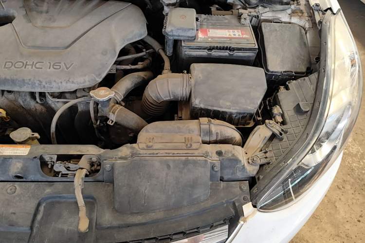 Used Hyundai Elantra (5th Generation / Langdong) 2015 1.6L Automatic Luxury Model Engine Bay Left