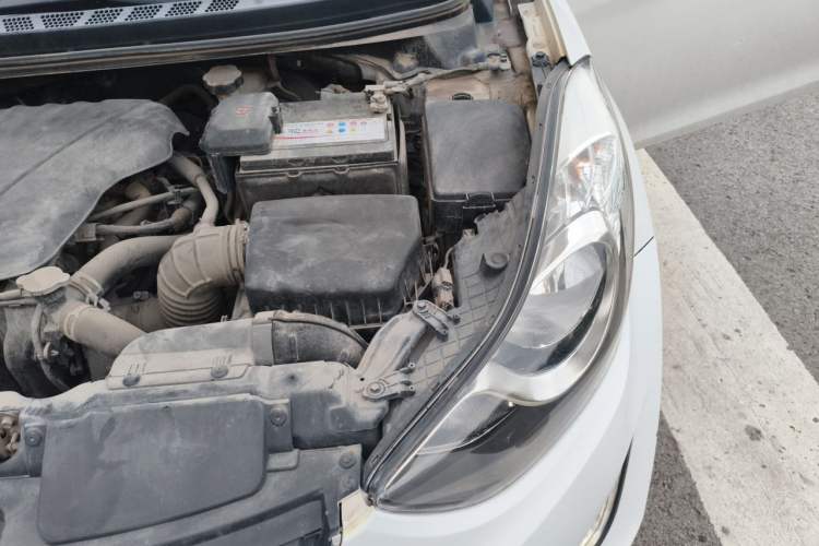 Used Hyundai Elantra (5th Generation / Langdong) 2015 1.6L Automatic Leading Model Engine Bay Left