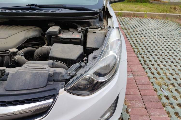 Used Hyundai Elantra (5th Generation / Langdong) 2015 1.6L Manual Leading Model Engine Bay Left