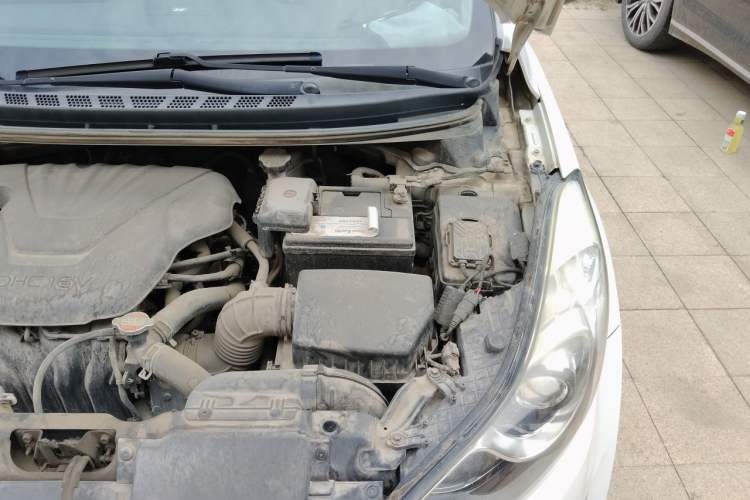 Used Hyundai Elantra (5th Generation / Langdong) 2015 1.6L Automatic Luxury Model Engine Bay Left