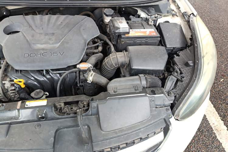 Used Hyundai Elantra (5th Generation / Langdong) 2015 1.6L Automatic Luxury Model Engine Bay Left