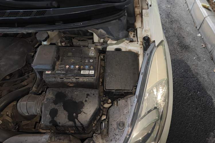 Used Hyundai Elantra (5th Generation / Langdong) 2015 1.6L Manual Leading Model Engine Bay Left