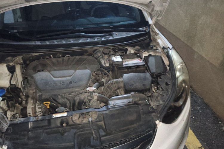 Used Hyundai Elantra (5th Generation / Langdong) 2015 1.6L Automatic Leading Model Engine Bay Left