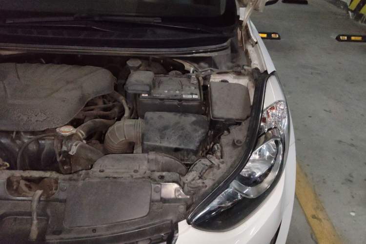 Used Hyundai Elantra (5th Generation / Langdong) 2015 1.6L Automatic Leading Model Engine Bay Left