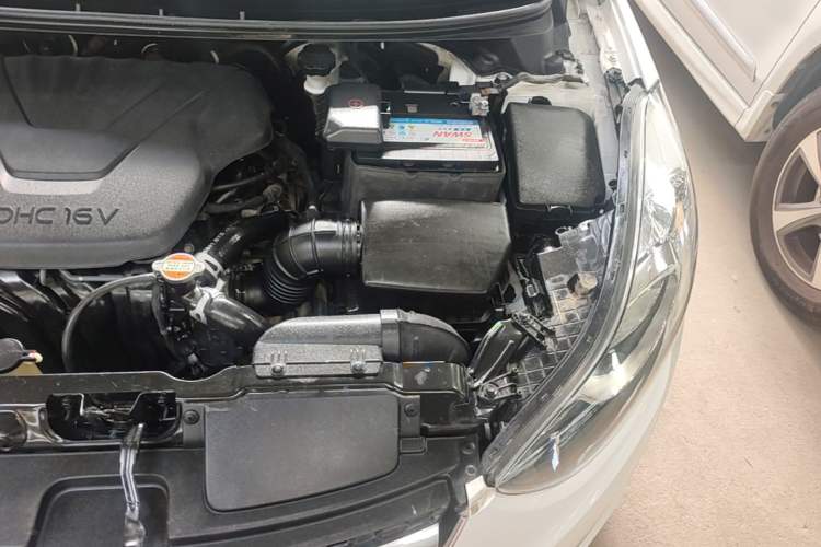 Used Hyundai Elantra (5th Generation / Langdong) 2015 1.6L Automatic Leading Model Engine Bay Left