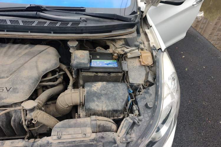 Used Hyundai Elantra (5th Generation / Langdong) 2015 1.6L Manual Leading Model Engine Bay Left