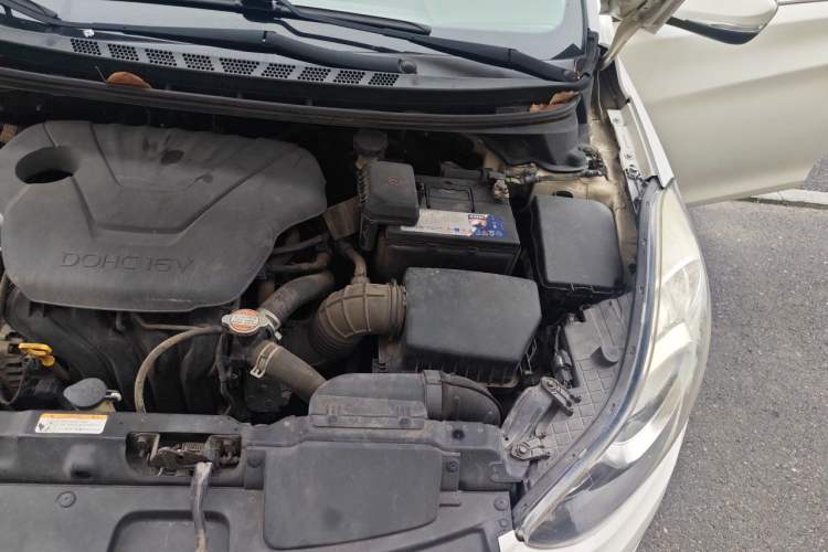 Used Hyundai Elantra (5th Generation / Langdong) 2015 1.6L Automatic Leading Model Engine Bay Left