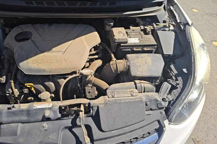 Used Hyundai Elantra (5th Generation / Langdong) 2015 1.6L Automatic Luxury Model Engine Bay Left