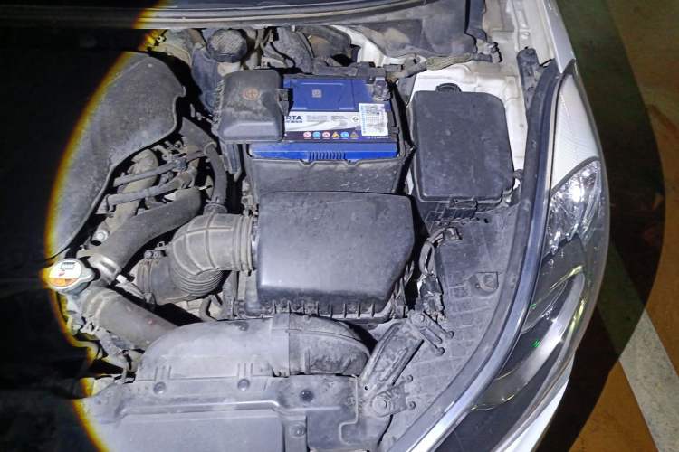 Used Hyundai Elantra (5th Generation / Langdong) 2015 1.6L Automatic Luxury Model Engine Bay Left