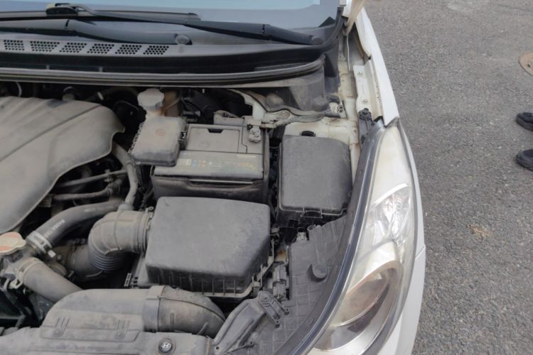Used Hyundai Elantra (5th Generation / Langdong) 2015 1.6L Automatic Fashion Model Engine Bay Left
