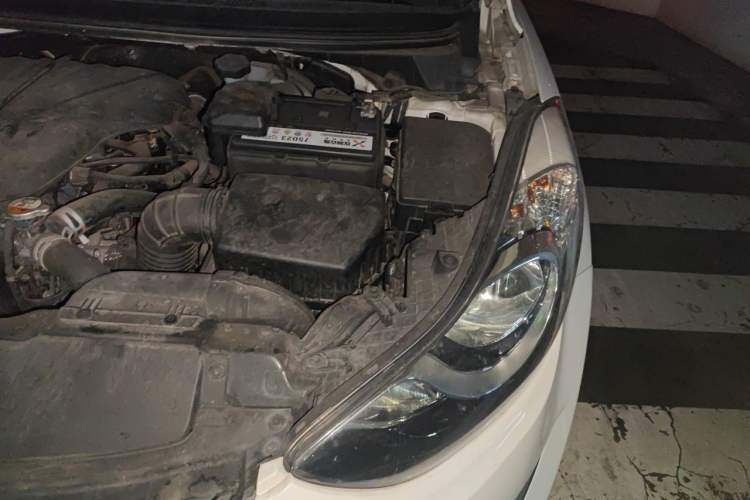Used Hyundai Elantra (5th Generation / Langdong) 2015 1.6L Manual Leading Model Engine Bay Left