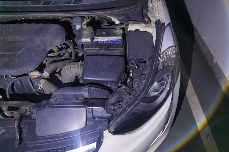 Used Hyundai Elantra (5th Generation / Langdong) 2015 1.6L Automatic Leading Model Engine Bay Left