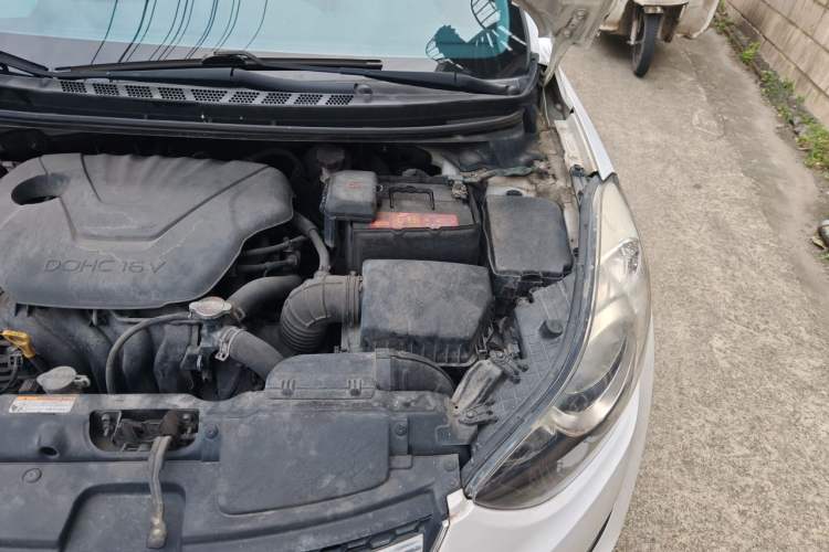 Used Hyundai Elantra (5th Generation / Langdong) 2015 1.6L Automatic Luxury Model Engine Bay Left