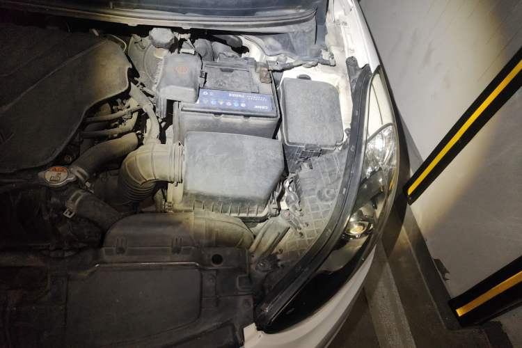 Used Hyundai Elantra (5th Generation / Langdong) 2015 1.6L Automatic Luxury Model Engine Bay Left