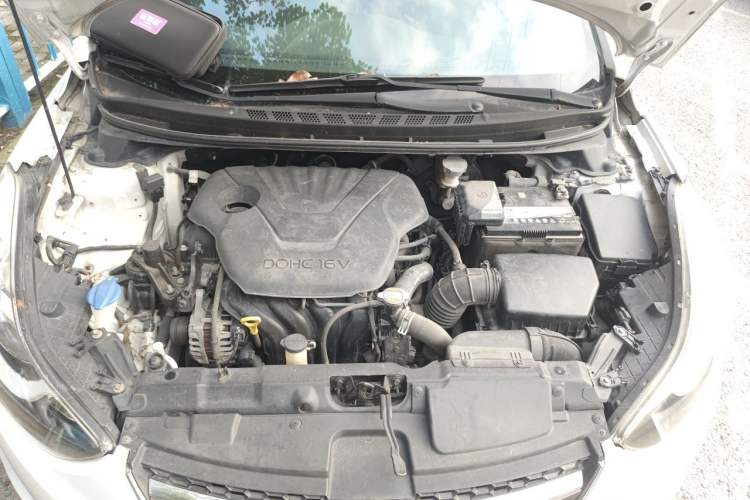 Used Hyundai Elantra (5th Generation / Langdong) 2015 1.6L Automatic Fashion Model Engine Bay