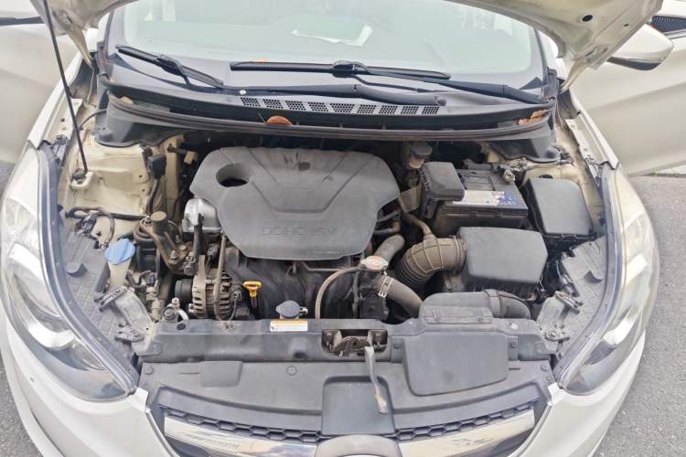 Used Hyundai Elantra (5th Generation / Langdong) 2015 1.6L Automatic Leading Model Engine Bay