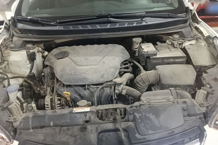 Used Hyundai Elantra (5th Generation / Langdong) 2015 1.6L Automatic Luxury Model Engine Bay