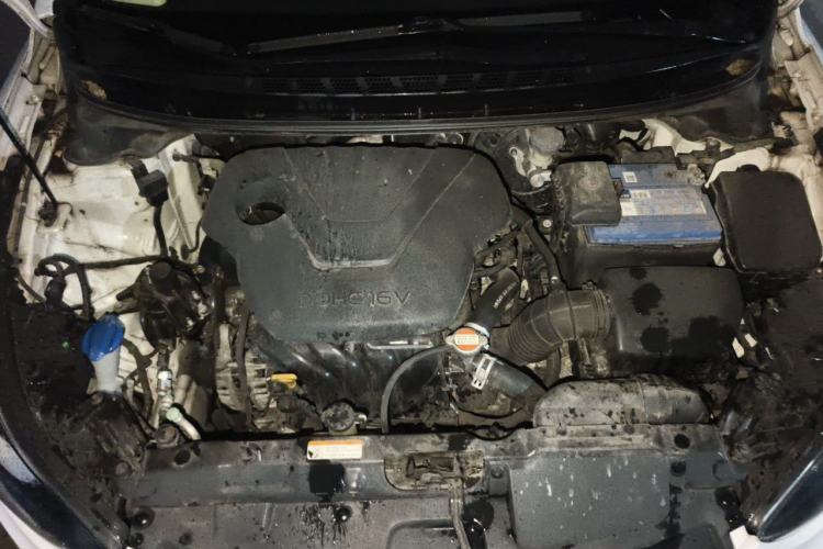 Used Hyundai Elantra (5th Generation / Langdong) 2015 1.6L Automatic Luxury Model Engine Bay