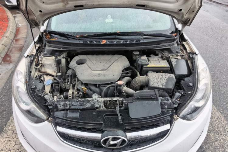 Used Hyundai Elantra (5th Generation / Langdong) 2015 1.6L Manual Fashion Edition Engine Bay