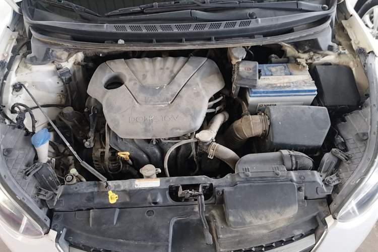 Used Hyundai Elantra (5th Generation / Langdong) 2015 1.6L Automatic Fashion Model Engine Bay