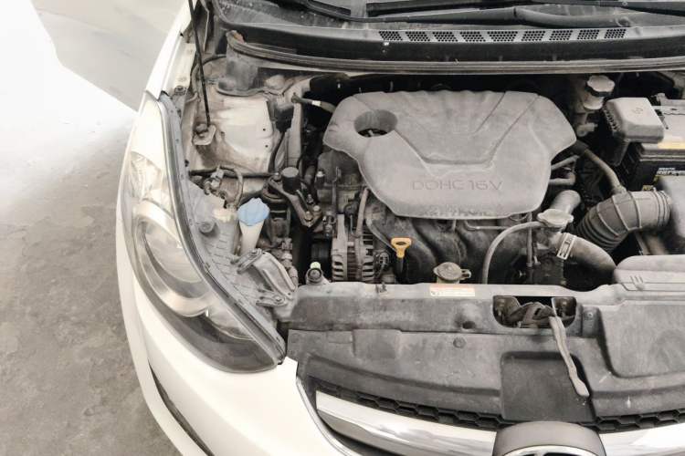 Used Hyundai Elantra (5th Generation / Langdong) 2015 1.6L Automatic Luxury Model Engine Bay Right