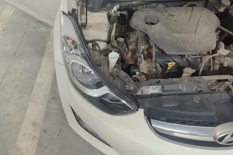Used Hyundai Elantra (5th Generation / Langdong) 2015 1.6L Automatic Leading Model Engine Bay Right