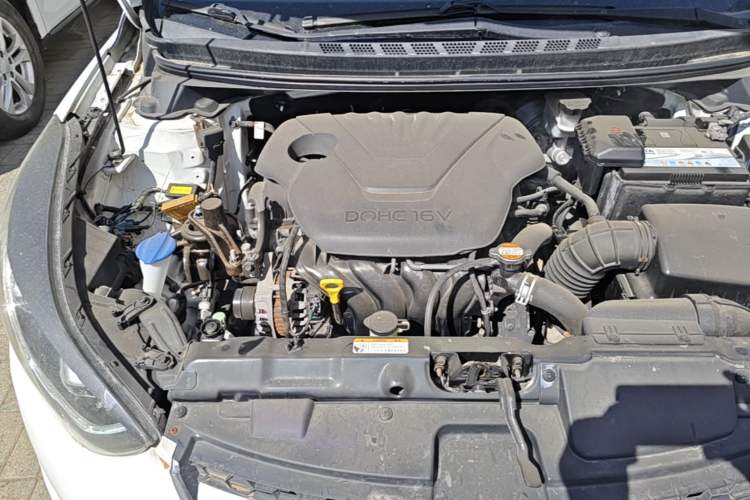 Used Hyundai Elantra (5th Generation / Langdong) 2015 1.6L Automatic Leading Model Engine Bay Right