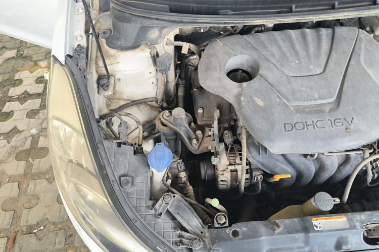 Used Hyundai Elantra (5th Generation / Langdong) 2015 1.6L Manual Leading Model Engine Bay Right