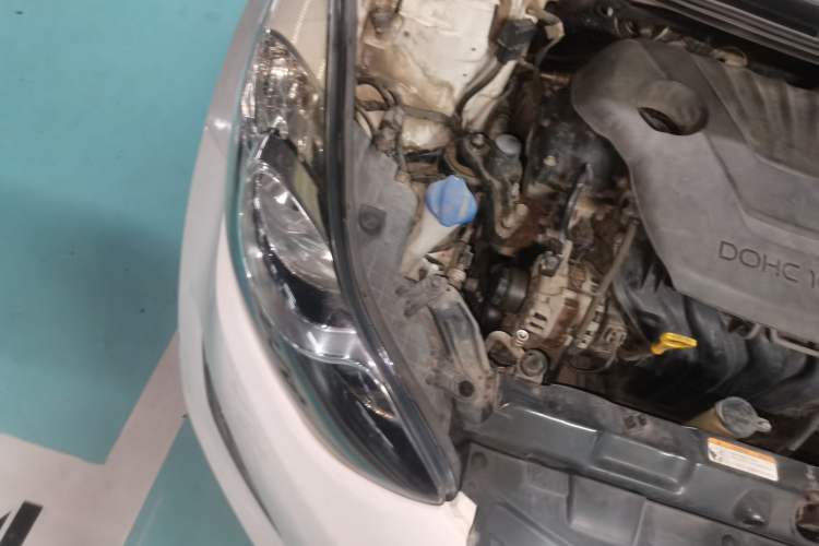 Used Hyundai Elantra (5th Generation / Langdong) 2015 1.6L Manual Leading Model Engine Bay Right