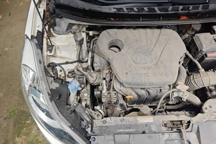 Used Hyundai Elantra (5th Generation / Langdong) 2015 1.6L Automatic Fashion Model Engine Bay Right