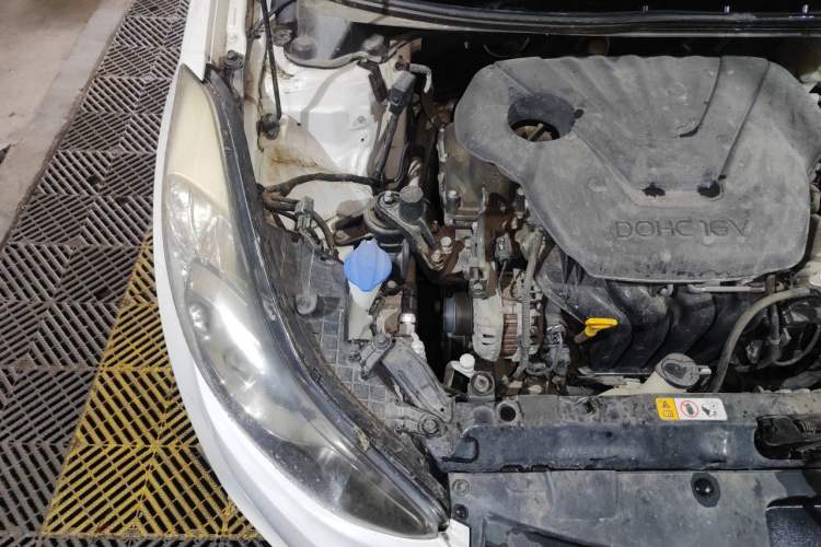 Used Hyundai Elantra (5th Generation / Langdong) 2015 1.6L Manual Leading Model Engine Bay Right