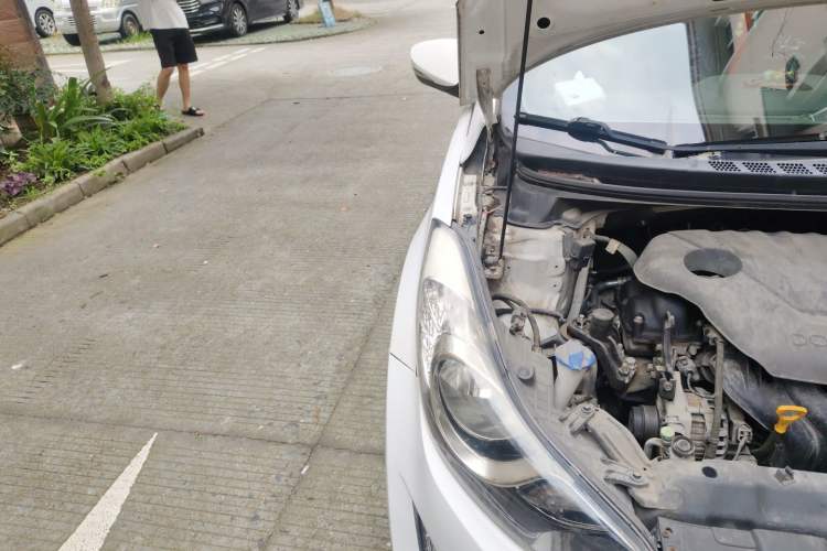 Used Hyundai Elantra (5th Generation / Langdong) 2015 1.6L Automatic Fashion Model Engine Bay Right