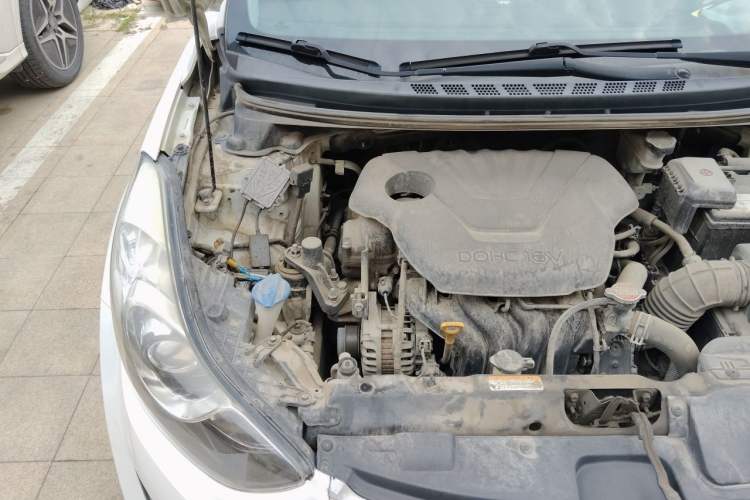 Used Hyundai Elantra (5th Generation / Langdong) 2015 1.6L Automatic Luxury Model Engine Bay Right