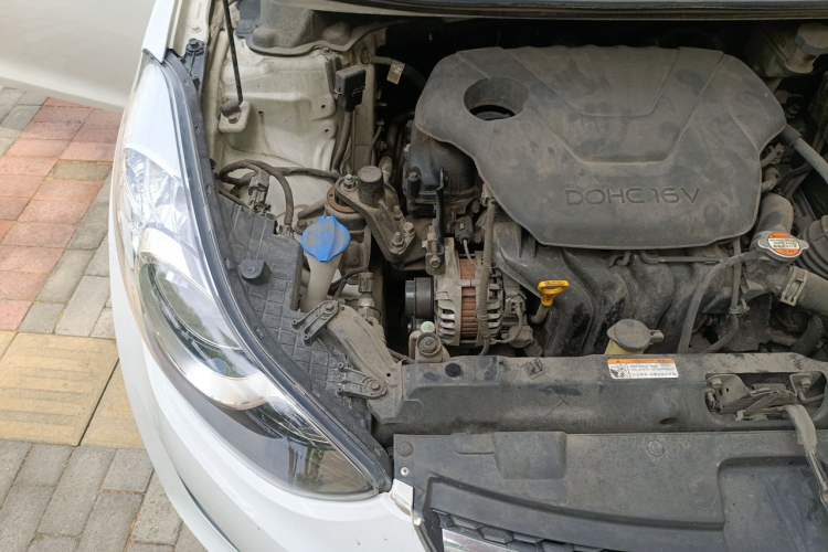 Used Hyundai Elantra (5th Generation / Langdong) 2015 1.6L Automatic Luxury Model Engine Bay Right