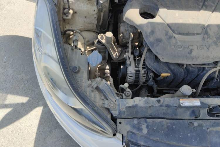 Used Hyundai Elantra (5th Generation / Langdong) 2015 1.6L Automatic Fashion Model Engine Bay Right