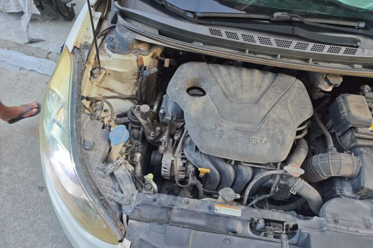 Used Hyundai Elantra (5th Generation / Langdong) 2015 1.6L Automatic Luxury Model Engine Bay Right