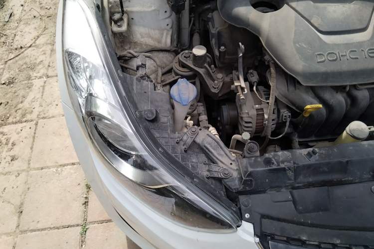 Used Hyundai Elantra (5th Generation / Langdong) 2015 1.6L Automatic Luxury Model Engine Bay Right