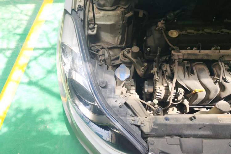 Used Hyundai Elantra (5th Generation / Langdong) 2015 1.6L Automatic Fashion Model Engine Bay Right