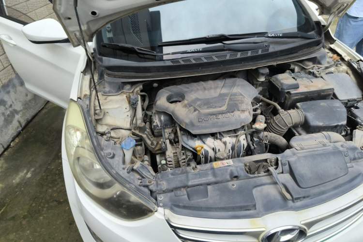 Used Hyundai Elantra (5th Generation / Langdong) 2015 1.6L Manual Fashion Edition Engine Bay Right
